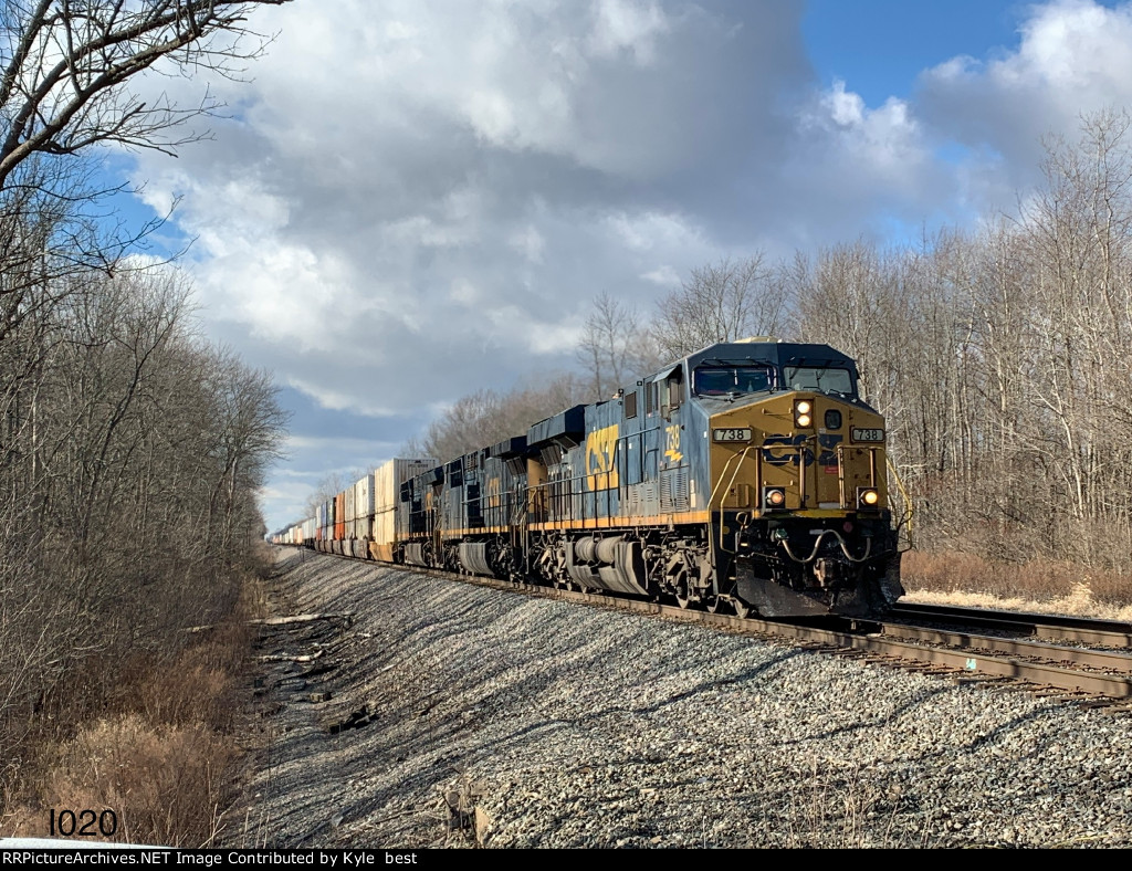 CSX 738 on I020